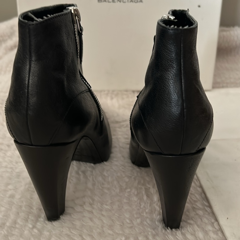 Balenciaga short black leather booties with silver zipper facing in. - Picture 2 of 6